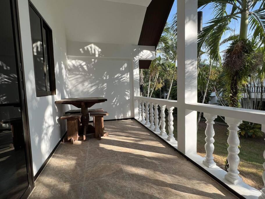 Villa Studio With Balcony Near Beach & Nightlife Patong Exterior photo